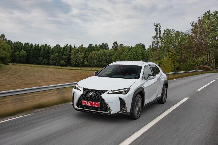  Lexus UX200 F-Sport 2018 года  (WW) (фото 29 из 32)